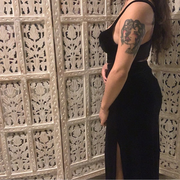 Black Velvet Slit Skirt - Picture 3 of 6